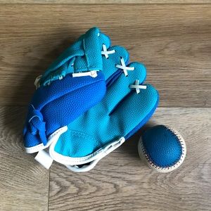 ⚾️ Little Boys Baseball Glove & Ball (3-4 yr old)